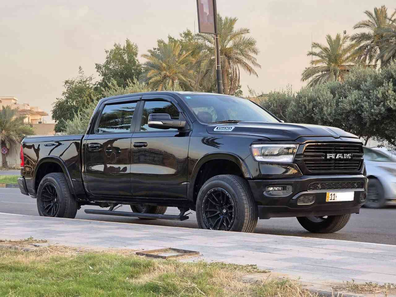 عيد سعيد عالجميع انشالله 
بيع او مراوس 
رام 2022 لارامي  باب طويل وبدي قصير ( المرغوب )
1500 Night Edition
رقم بغداد 
ماشيه 64 الف كيلومتر
حادث بسيط بدون ايرباك بجم كبس
التراك مرفع 2 انج شغل امريكا مع ويل اصلي ماركة ( fuel wheels ) الامريكي المخصص للطرق الوعرة ( حجم 20 ) 
محرك هيمي 8 سلندر / ايتورك  
بطارية المحرك نوع AGM (Absorbent Glass Mat) 
مواصفات >>
تشغيل عن بعد 
اطفاء محرك وتشغيل ذاتي عند التوقف
نظام ايتورك اقتصادي
فور ويل 
كشنات تبريد وتدفئه + كهرباء + ميموري
جامه خلفيه كهرباء 
ستيرن تدفئة 
كشنات كنتاره + جلد
سستم صوت ممتاز
حساسات امامي خلفي مع توقف ذاتي
نظام تحكم بالعربه السحب
رادار امامي تحذير ومانع اسطدام في السرعات العاليه
كامره خلفيه
مراية جانبي شفط مع انارة ترحيب
تحكم وضع دوسة البانزين والبريك كهرباء 
لايت + بكلايت ليد
دوسات كهرباء 
وباقي المواصفات المعروفه وكلشي موضح بالصور  
مكان السياره بغداد القادسيه او اليرموك 
للأستفسار 
*********** وتساب متوفر
