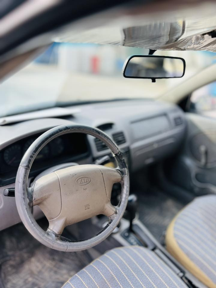 سلام عليكم .. كيا ريو 2003  كير اوتماتيك كير ومحرك جدد صدر امامي خلفي جديد تم تايرات جدد صبغ جديد كهربايات كلها شغاله سيتم سماعات شاشه اندرويد عليها ادامه جديده السياره خير من الله رقم بغداد دولي هزه ٢٠٢٦ جديده باسمي تحويل مباشر السعر 40 $بيها مجال بسيط مكاني بغداد المحموديه رقمي ***********,,***********
كل تفاصيل مذكوره الشراي يتصل 
ملاحظه مكفوله من الضربه السياره بس صبغ
