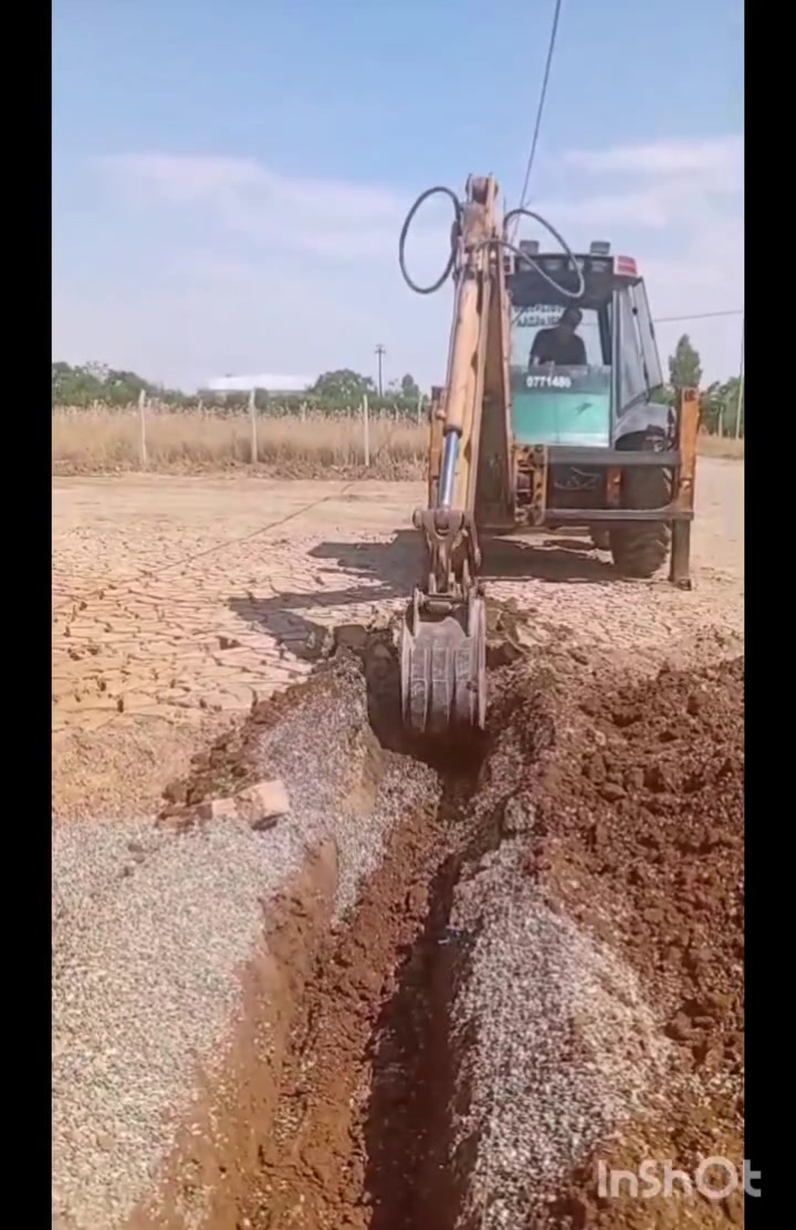 حفارة مزدوج نوع كيس (رقم منفسيت) 
الحجم المرغوب 580
سلايت +مقص
الموديل ٢٠٠٠
محرك كمنز لاصرف ولابخار
تايرات خلفي جديد
مضخة +كنترول+اكسل كفالة
جاهزة مابيها نقص
السعر ١٣٠ومجال قليل
مكانها كركوك
***********
