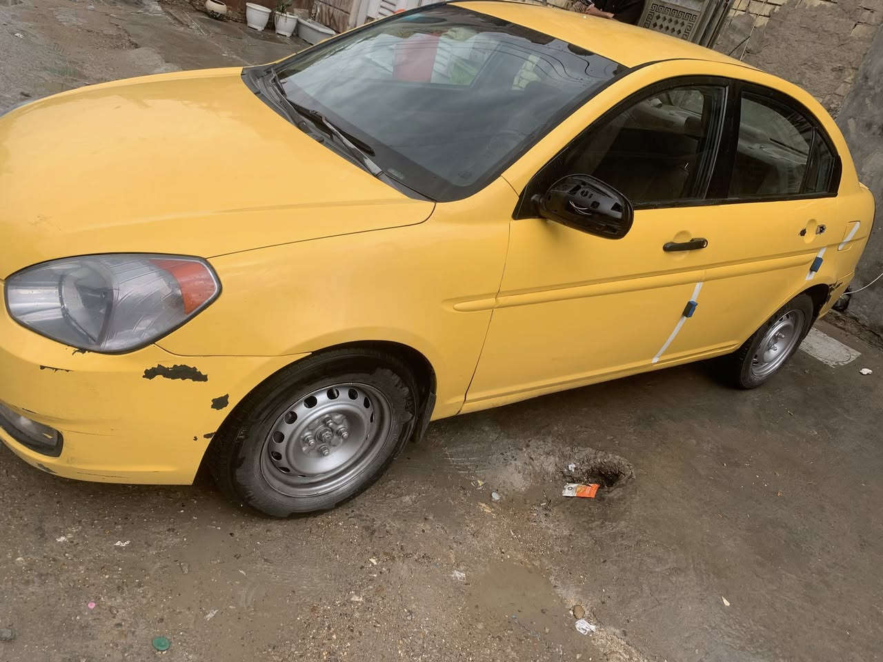 السلام عليكم للبيع اكسنت ٢٠١٠ امريكي حادث بابين سرقه والجاملغ الخلفي تعديل بسيط كير ومكينه بجيس تخم تاير نضيف كهربائيات كلهه شغاله  صدر زين قبل شهرين مبدله  السيارة عوزهه دوشمة فقط تيبر شغال منضومة كامله جديده بس منقص غاز السعر ٨٧ وبيهه مجال بسيط بغداد الشعب ***********
