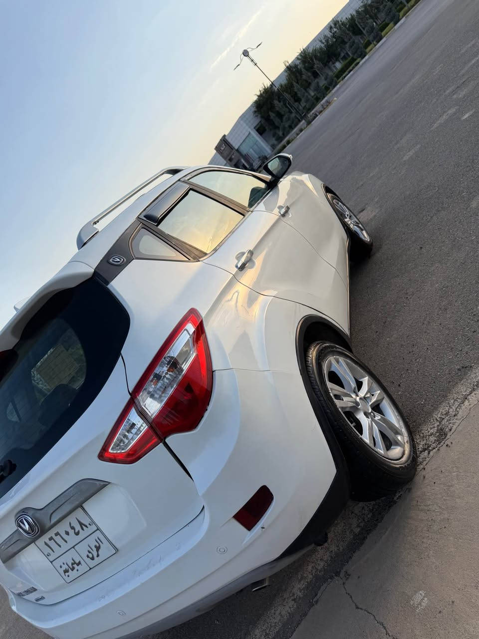 CHANGAN
2013
فوول فوولە 
ڕەقەم سلێمانی 
بەشەرتی تەحویل و خەرامە 
سەنەوی یەک ساڵە بەسەر چووە
خەرامەی ٥٠٠ هەزاری تیایە دوای مەعامەلەکە بۆت ئەبڕم 
سەیارەکە ماڵی دۆستە 
بەشەرتی گێڕ و مەکینە 
پێش و پشتی کەپسە
تەبرید🥶
ناو جلدە 
سڵایتە
ئاوێنە کارەبا 
قفڵ مەرکەزیە 
چوار تایەو ویلی لۆکی لەژێرە
سەیارەکە فول فولە 
نرخی خوار هەموو بازاڕ 
ئەگەر موشتەری تەلەفون بکە
شوێن سلێمانی
جوابی مەسج نایەمەوە
***********
*********** السليمانية, العراق
