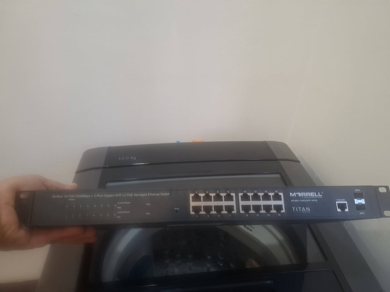 السلام عليكم كامرات مع كامل ملحقاتهن للبيع قيم بليرضي الله بيه جديد وبي  مستعمل  بغداد الاعظميه ***********
