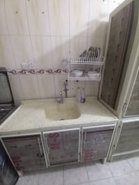 كاونتر ٣ قطع للبيع سنك طول متر وربع مع كاونتر وملحق متر ونص للاتصال ٠٧...