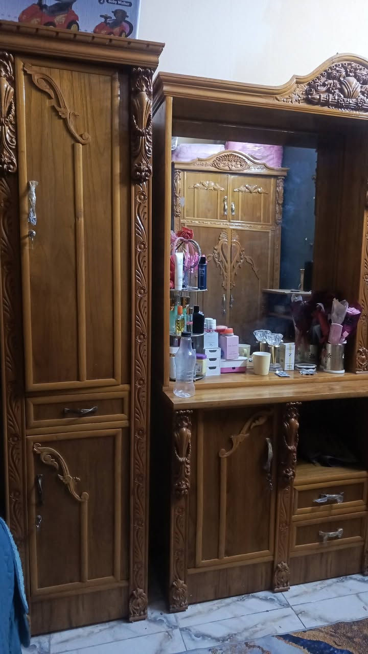غرفة تفصال اخشاب صاج درجة اولى نضافة فول استخدام شي قليل
للبيع التواصل ***********
