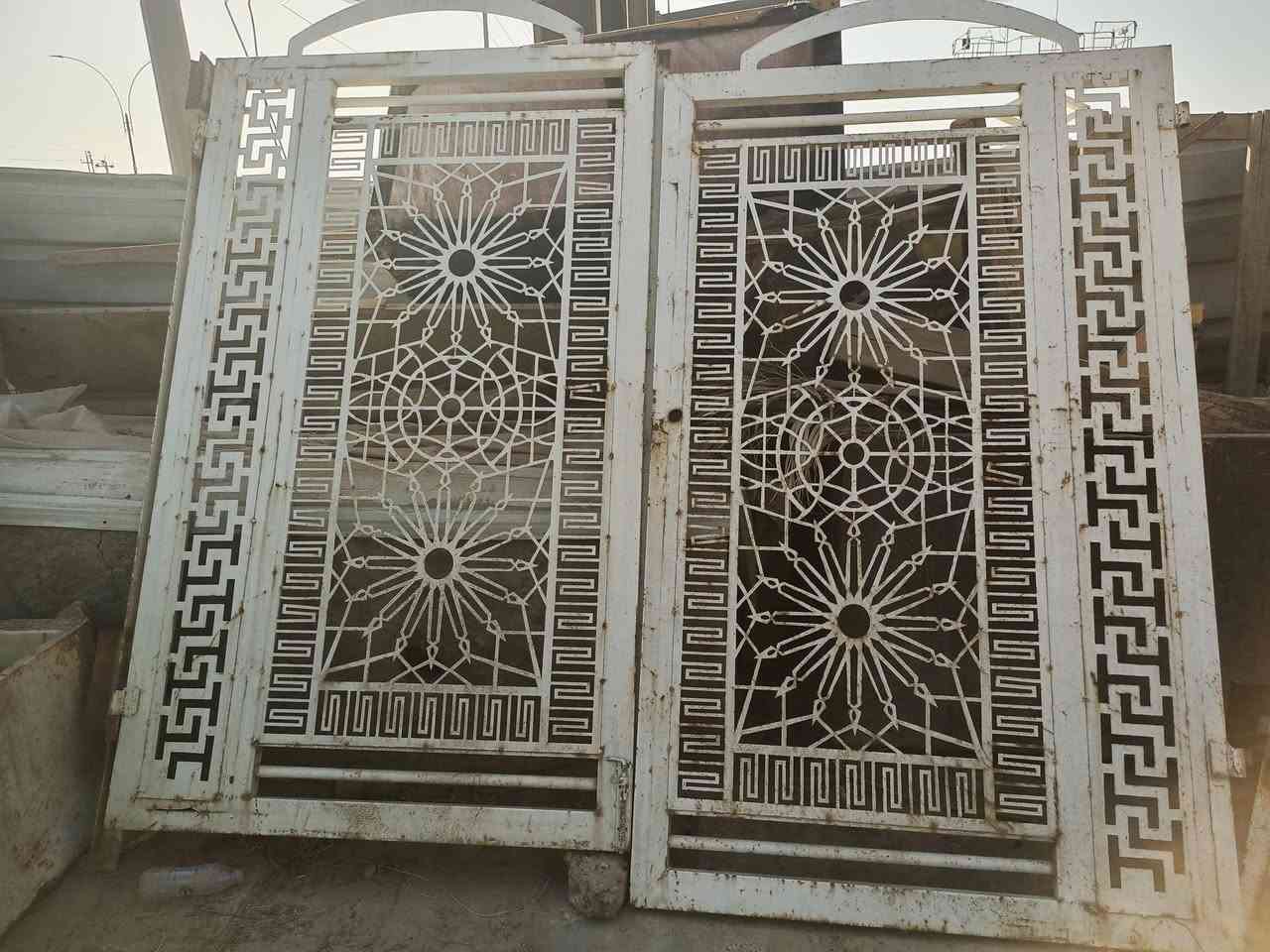 ابواب بيت للبيع ***********
