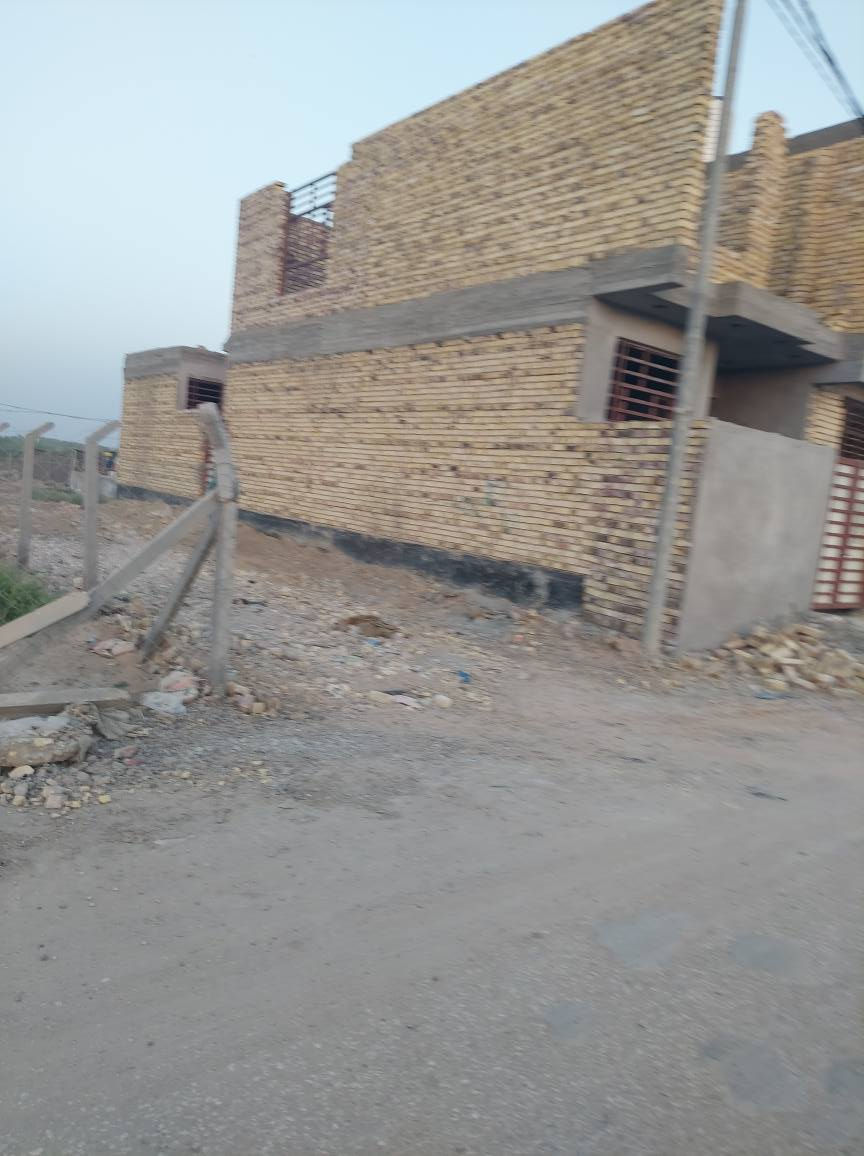 قطعه ارض للبيع مساحه ٦٥٢متر 
طابو زراعي سند٢٥ داخل حي سكني خدمات كامله ثاني قطعه عن الشارع التبليط ٣٠متر العنوان الحله ورديه سيف سعد شارع المشجر 
*********** حلة, بابل

