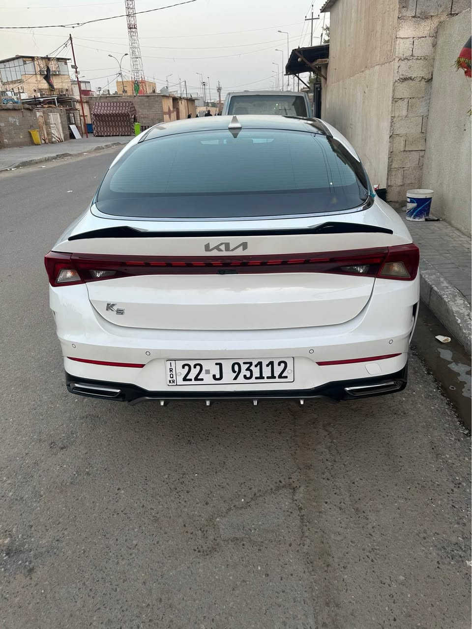للبيع او امراوس حسب القناعه كي فايف مديل 2022 خليجي ابيض صدفي رقم اربيل راعيها بغداد شرط التحويل رقم جديد هزه جديده بعدهي مامخلصه مكينه 2500 بانزين عادي مادوانص ابد حداده على وضع الشركه كير تبريد قطعتين شاشه كبيره كاربلي تعرض تخم تاير جديد خمسه ويل كب بيه حالوب قماره وصندوق وبنيد القماره امسوينها راجعه ابلاد bdR بيه بارد صبعين بل جاملغ الخلفي وبارد بل جاملغ الامامي كد صبع الباقي كفاله ماشيه ٨٥ قابل للزياده اترايك وين ميعجبك السياره جديده واحلا من الصور ترايها زيرو دواخل بيجي تحكمات حساسات فول على الفتحه  السعر 165 وبيه مجال قليل العنوان البصره الاستفسار على الرقم*********** البصرة, العراق
