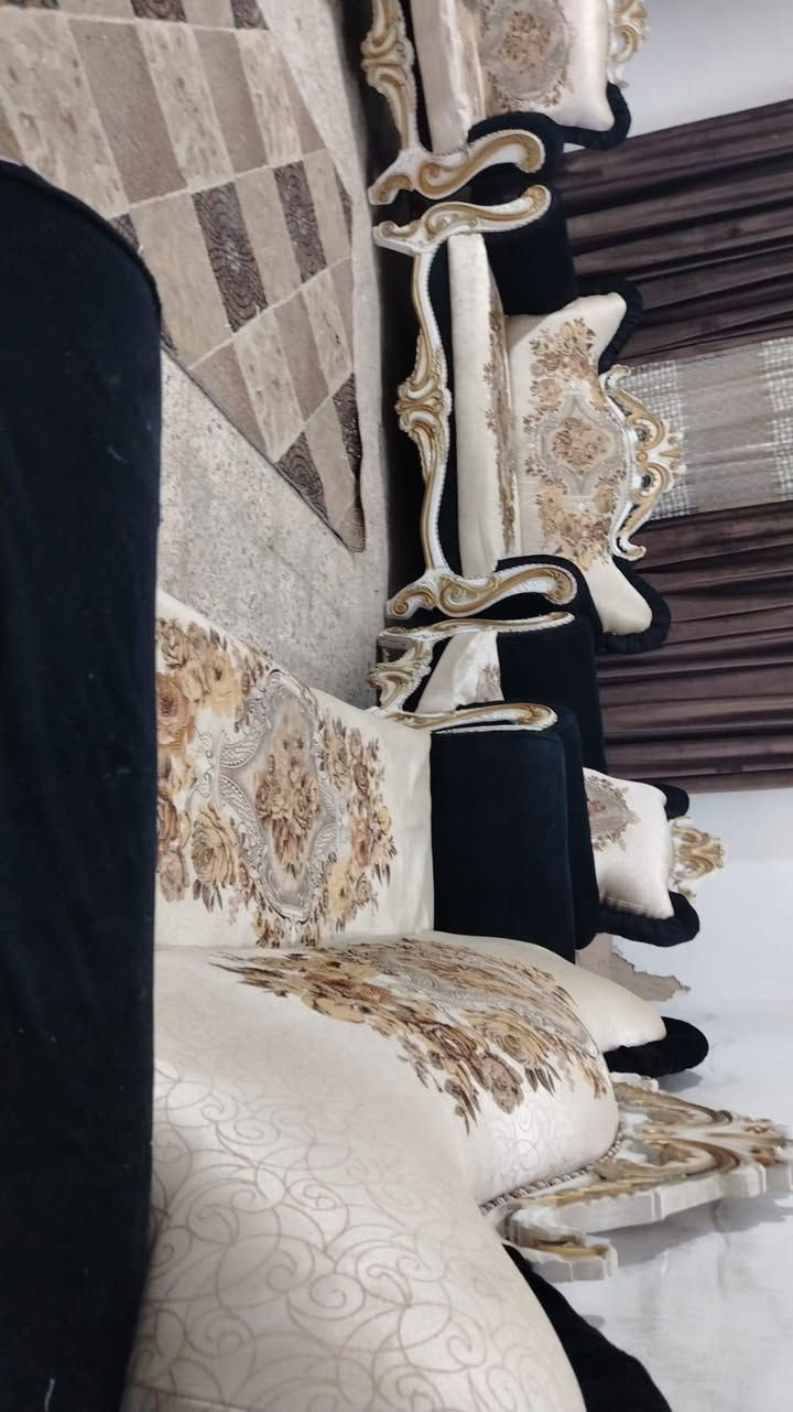 تخم 10 مقعد اخو جديد أي ضرر مابي نضافه فوول سعر ,,370,, بي مجال مكان لبياع ***********  يوجد واتساب
