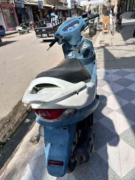 دراجه كامكو بوليسي v1 دراجه جديده حاويه صار لها شهرين من ماخذها من الحاويه كل نقص ما بيها كهربائيات كلها شغاله نهضه ومعدل فول شرط ما مفتوح المحرك بخاخ سعر 850 وبيها مجال للشراي ***********
