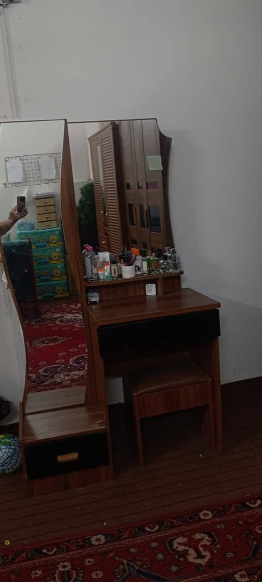 غرفه للبيع السعر ٥٥٠الف
للاستفسار مراسله الرقم
***********
