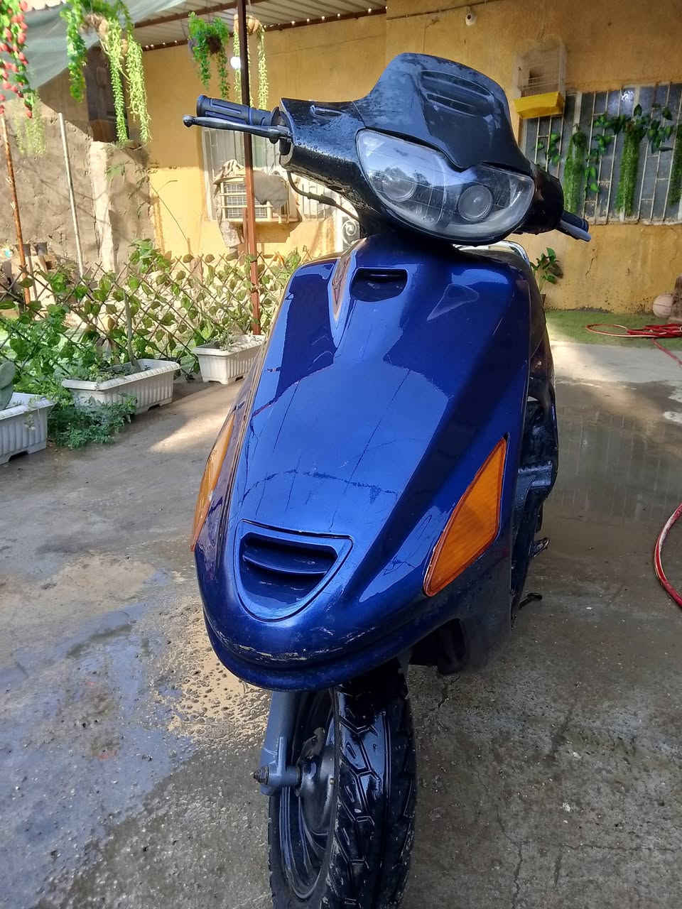 السلام عليكم دراجه فراشة فحل 4T للبيع المكينه ما مفتوحه مكفوله فقط  لايت زنون راجز الكلج الامامي بي صوت فقط السعر 275 وبيه مجال بسيط للتواصل *********** او الخاص مفتوح
