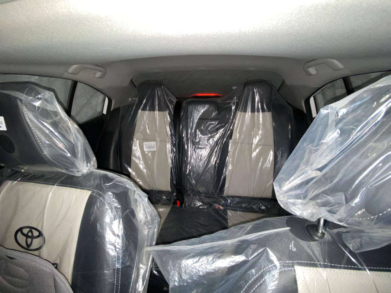 كورلا هايبرد موديل ٢٤شكل الخليجي ماشيه١١ مكفولة كفاله عامه مدوشمه جلد أرضيةوكشنات مرقم بغداد باسمي كامل مواصفات بس كرسي سلايت... مراوس بجمسي تيران...***********
