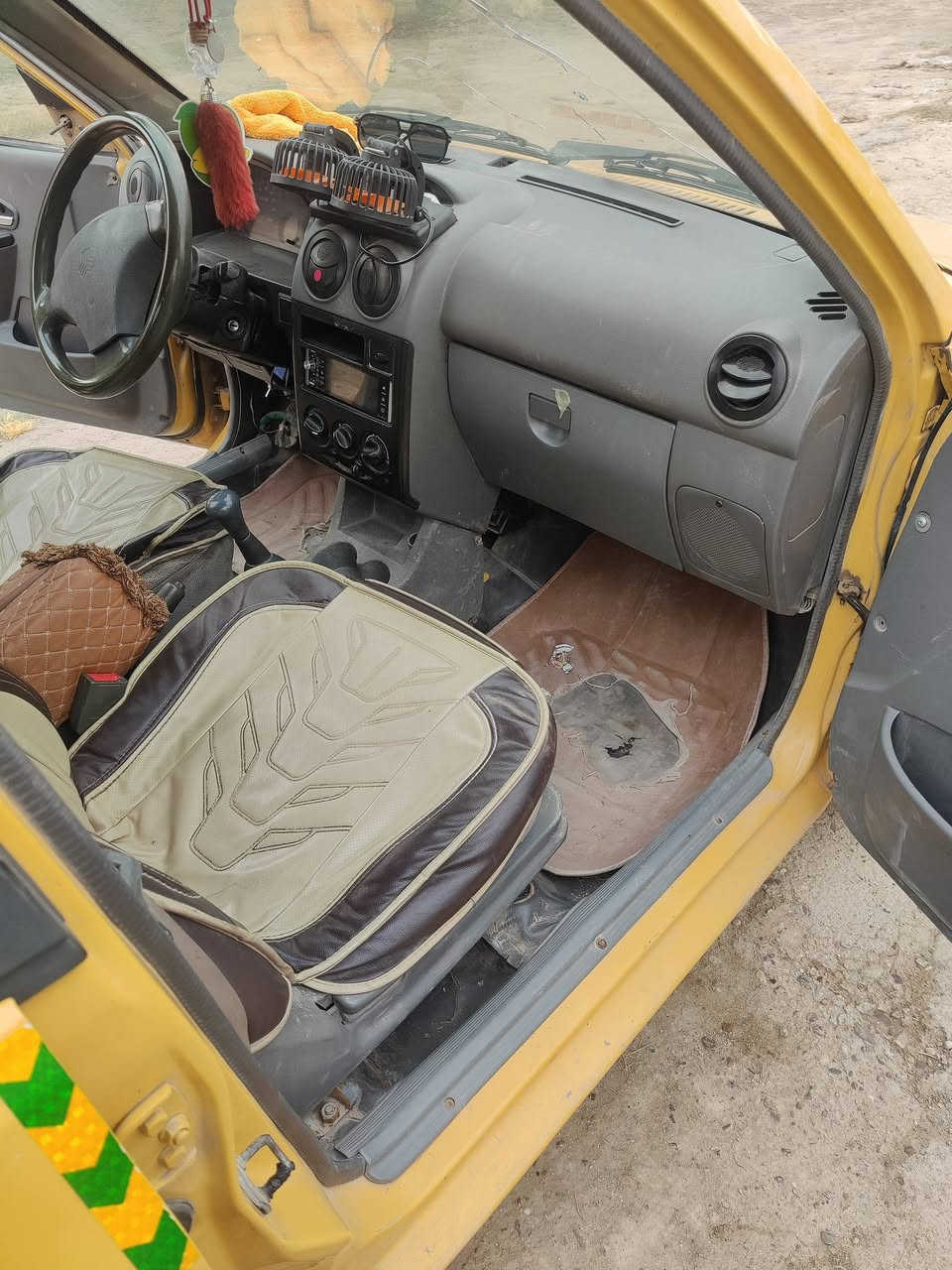 اسلام عليكم سايبه 2012 السنويه28 بسمي رقم بغداد مصفره هيئه غرامات عليه100 الكشر مثل ماوضح كير مابي شي  محركه يريد تجفيد بس تشتغل وتمشي والشواصي تريد تعمير العنوان محموديه السعر 15ورقه هاتف***********موجود وتساب
