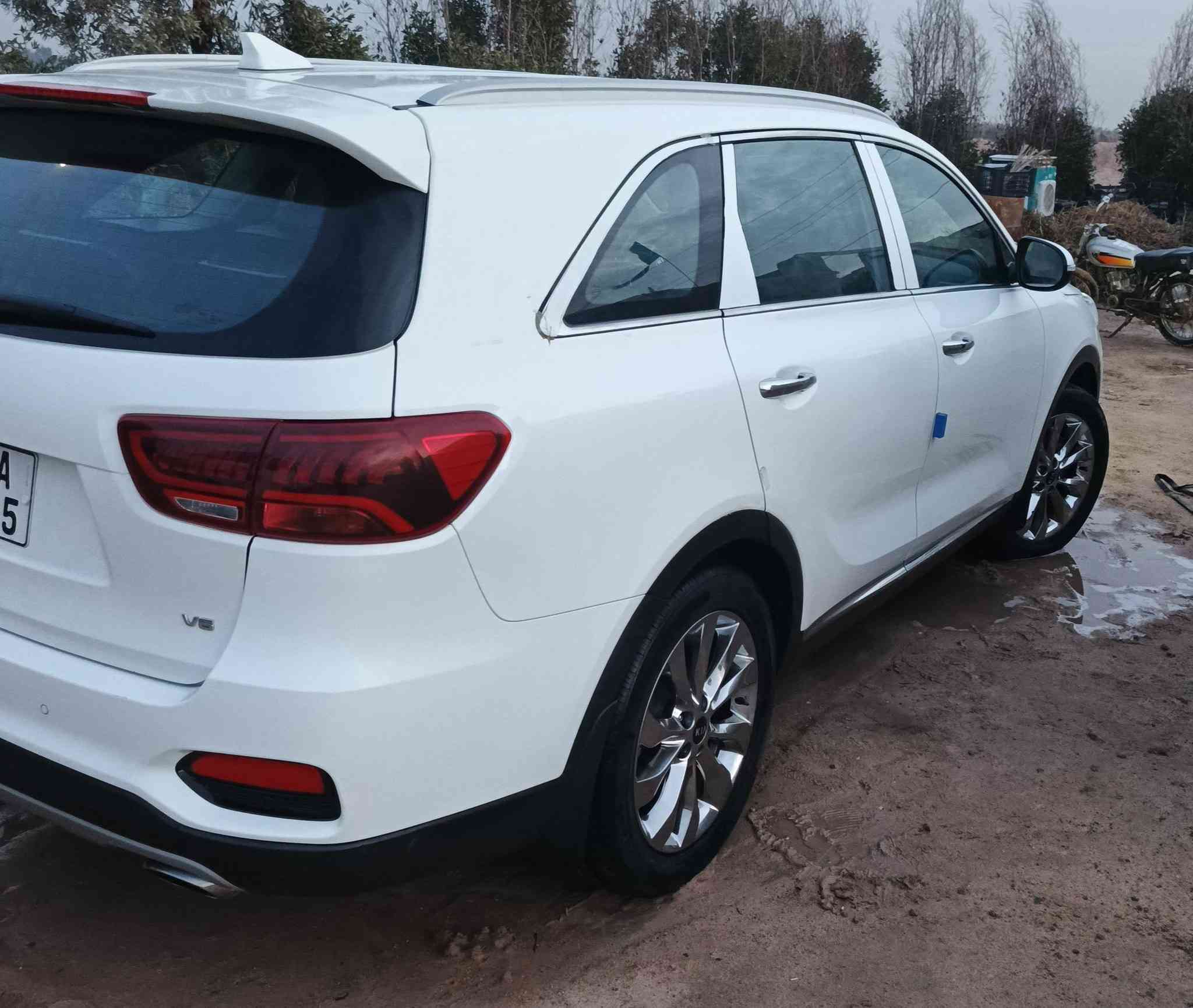 السلام عليكم
كيا سورنتو 
2020
اللون ابيض صدفي
الوارد خليجي
كفاله عامه من كلشي 

المواصفات 
شاشه كبيره كامره خلفيه بصمه ابواب وتشغيل وجنطه ويل كب نيكل حجم 20
تبريد ابيانو + شاشه ثلاث قطع 
7راكب كشنات جلد +الكشنات الاماميه كهرباء
محركV6 كير 8سرعات اوتو +عادي
لد امامي ولد خلفي كشافات اماميه
لايت ثلاث عدسات شباك نيكل اشاير بالمري 
ومري كهرباء شفط 
حساس امامي وحساس خلفي
كلشي واضح بالمنشور 
السياره كفاله عامه  والكير والمحرك ايضا مكفولات الكهربائيات 
 ملاحضه البنيد مصبوغ بس لا ضربه وا لا دحجه 
شرط السونار.....  مكانه نجف السياره 
الاستفسار ***********
