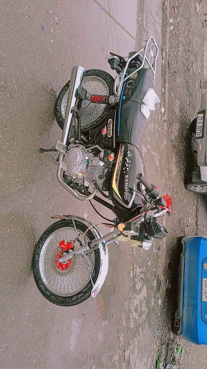 السلام عليكم 
دراجه نامي برو.للبيع موديل 25 صفر خمسه كير منفيس بلادي كيج اكتروني مفاتيح بلادي السعر 700وبي مجال رجائن الموشراي لا يتعبني ***********مكان كركوك
