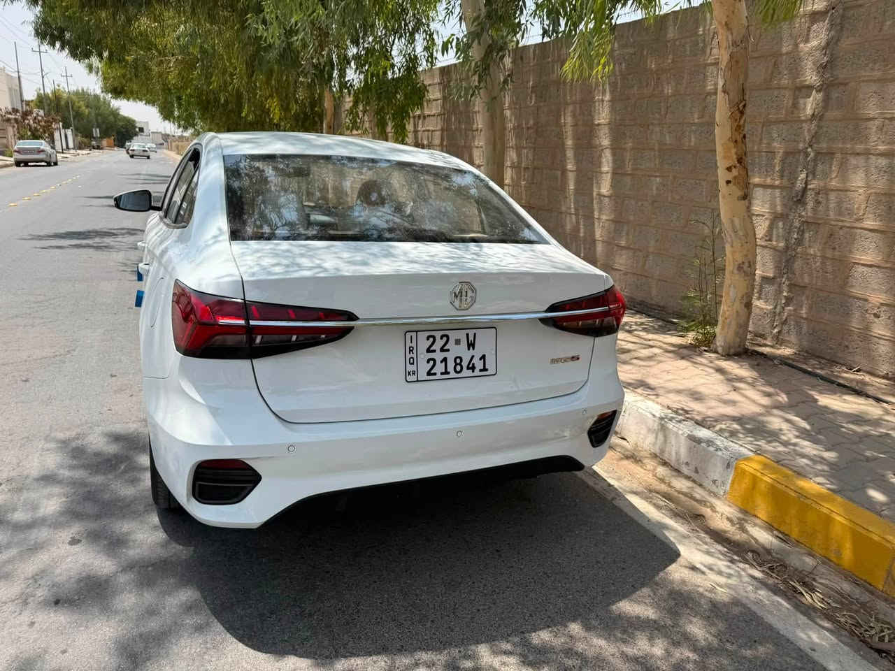 📌 للبيع: MG 5 Plus موديل 2025 – بحالة الزيرو! كفالة عامة
🔹 أهم المواصفات:

 المحرك: 4 سلندر / 1500 (تنفس طبيعي – اقتصادي جداً )

 المسافة المقطوعة: ( 3 ) الف كم (جديدة تماماً)

 الضمان: تحت ضمان الشركة الرسمي

 الرقم: أربيل (بأسمي)

اللون : ابيض

 العجلات: ويل كب 4 قطعات

 دخول ذكي + تشغيل بصمة

 نظام Auto Hold + Auto Brake

 مثبت سرعة وتحكم ستيرن كامل

شاشة ابل كار بلي واندرويد

حساس خلفي

حساس ضغط اطارات

لايت زينون + اشاير بالمري

تبريد قطعتين (أمامي وخلفي)

💰 السعر والملاحظات:

 السعر: ( 120 ) ورقة وبيها مجال بسيط .

دفتر بانزين بيها . 

فحص السيارة مرفق مع الصور في المنشور . 

📞 للتواصل والاستفسار:

 رقم الهاتف: [***********]

 المكان: { كركوك / قضاء طوزخورماتو }
