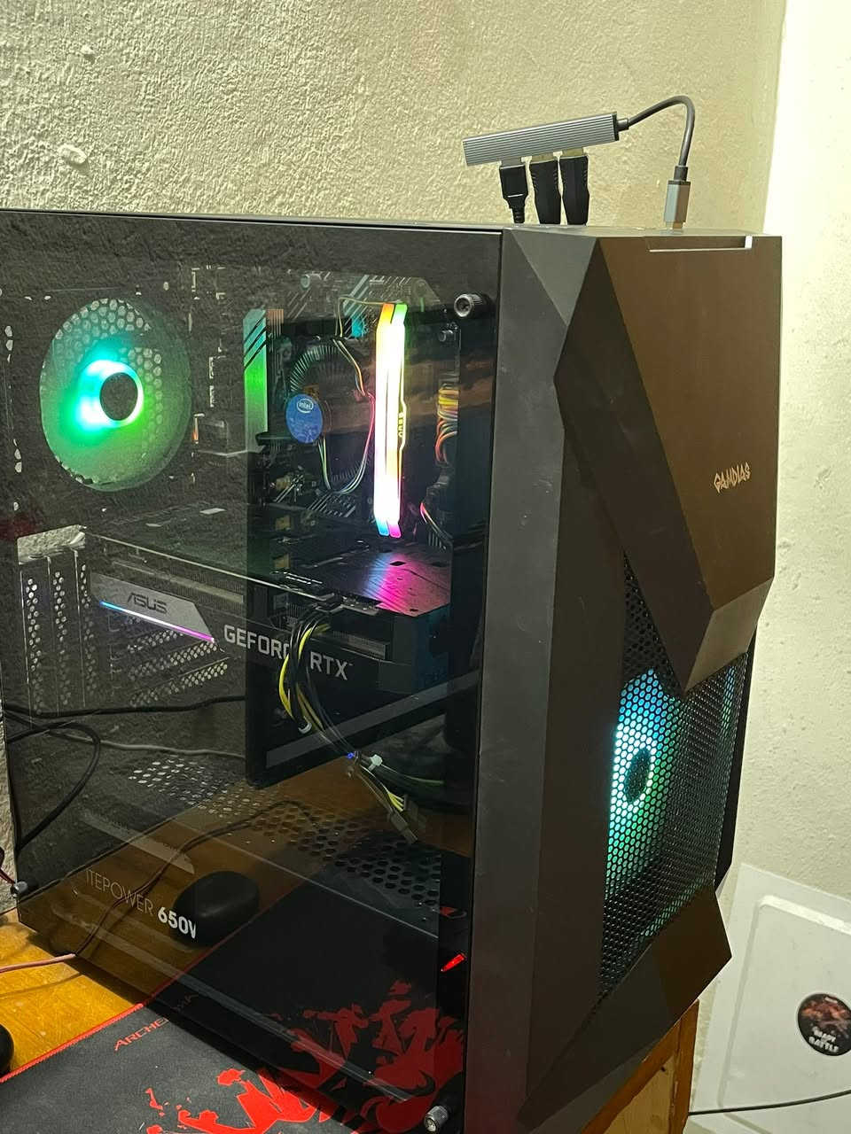Gpu:  geforce RTX 3060 TI 8 giga vram . Cpu: Intel i5 10400F . Ram: 16 giga ddr4 3600 Lexar motherboard : Asus H510-A . Storage:Hdd 1tb .Ssd 128GB . Power supply : Thermaltake litepower 650W . Case Gamedias 2 Rgb fans.cooler: Air cooler
كرتون كرت شاشة والرامات موجودة 
كرت شاشة ما مفتوح وحرارته 77 وعندي فيديو 
السعر:- 950 الف 
توصيل متوفر


**إذا كنت صاحب هذا الإعلان وتريد حذفه لأي سبب، رجاءا أرسل رسالة إلى الدعم الفني**