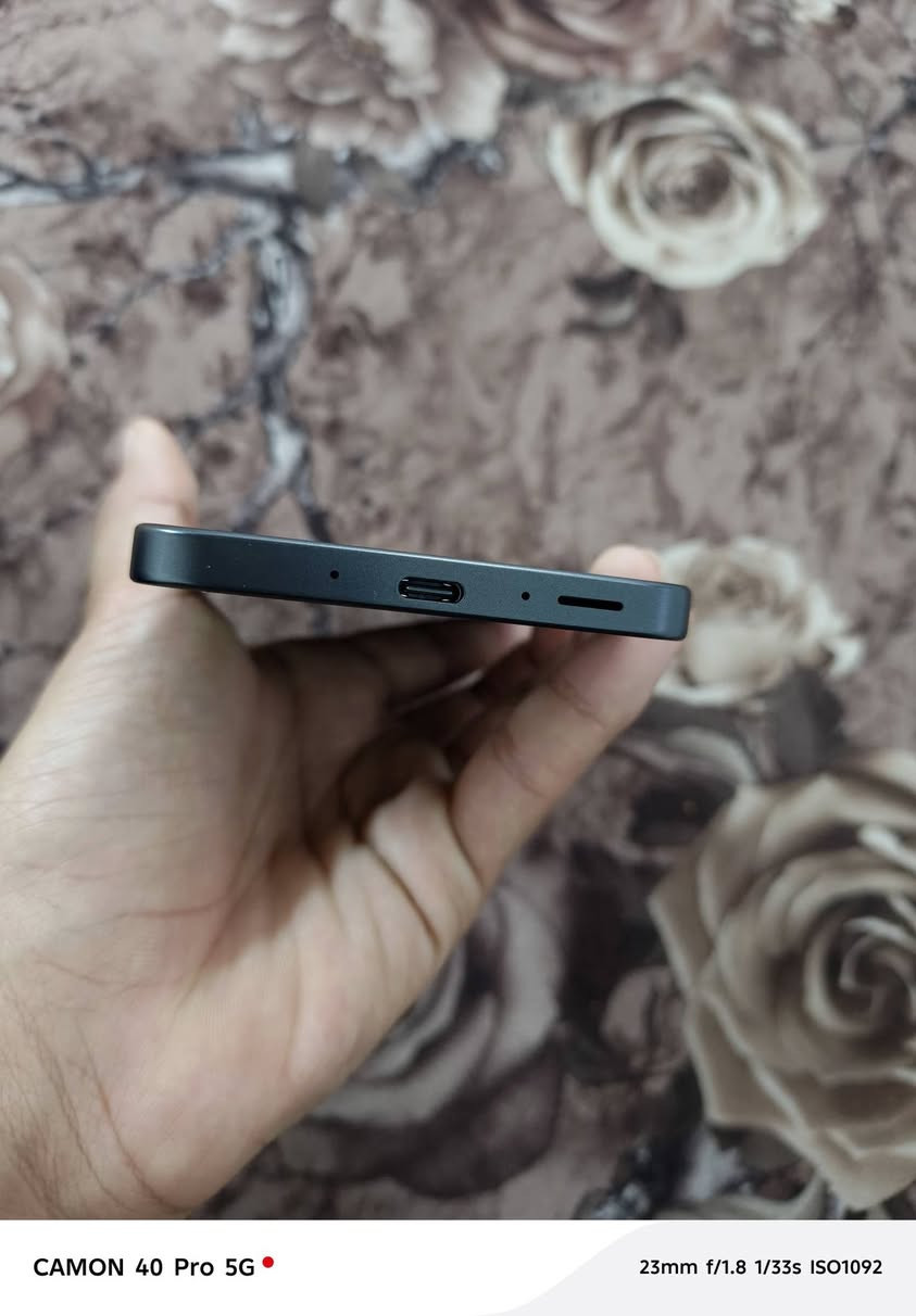 سامسونج A26 5G
جهاز مستخدم يوم واحد فقط 
السعر التواصل على هاذا الرقم ***********
