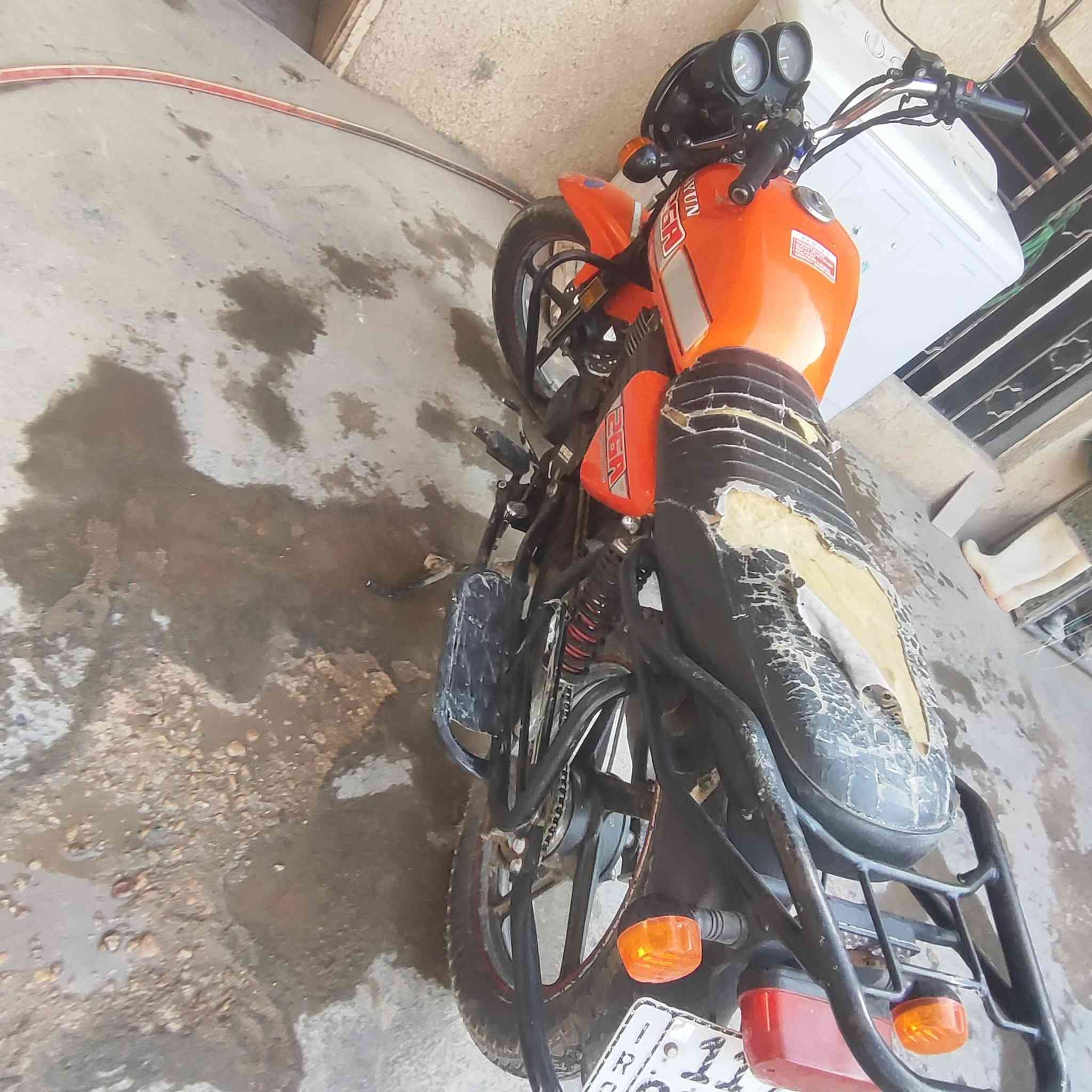 السلام عليكم موديل 22 رقم بغداد السعر 1,600 اللي يريد خليه يتصل على الرقم ***********
