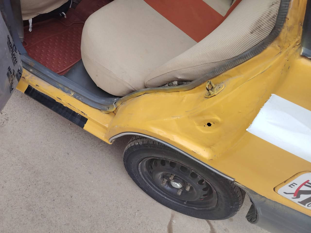 السلام عليكم عندي سياره سايبه موديل 2013 للبيع شرط كير ماكينه اثر نفخ مرور صفر وهيئه صفر  شرط وكاله تحويل سنويه تنهي 2027 طخم الوراء طخم القدام جديد سياره جاهزه مال شغل السعر 23 وبيا شويه مجال مكاني الايسر سومر  ***********  ***********
