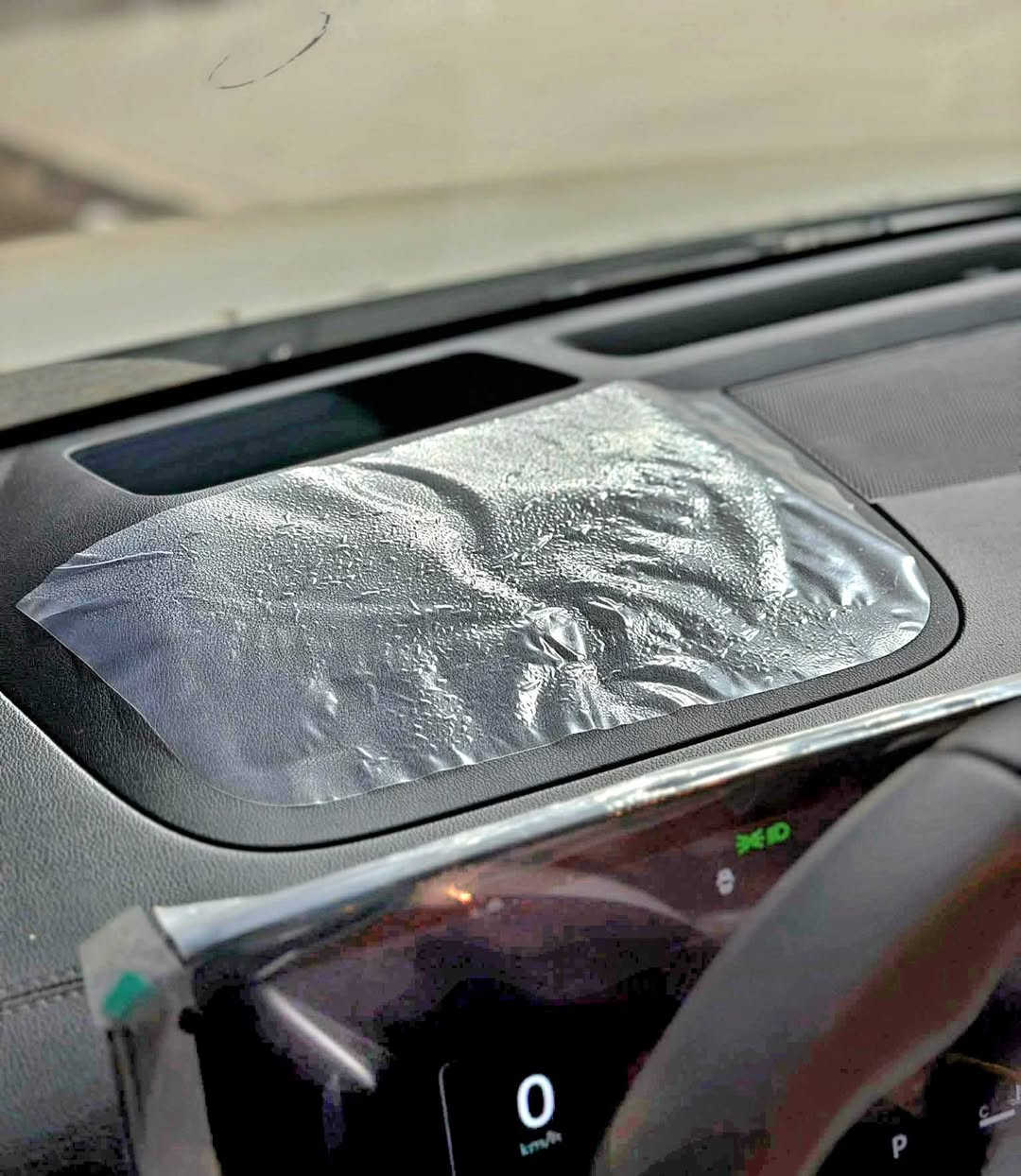 السلام عليكم
للبيع للبيع فقط 
سورنتو خليجي موديل  2024
  4 سلندر  مكفولة كفالة عامة 
 رقم بغداد  دولي 
بانوراما  
السعر  270 $
الشراي يتصل 
(( *********** )) واتساب فقط
