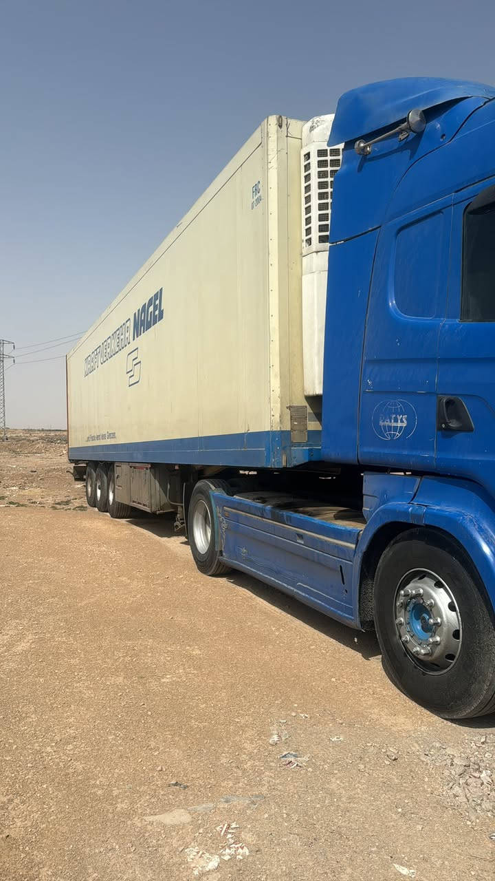 السلام عليكم سكانيه براد لبيع موديل 2006رقم سليمانيه تحويل ثاني يوم سنويه جديده براد جهاز 200 سمك 7 ارتفاع ستندر مجموعه عل جوه سياره تخم تاير ***********
