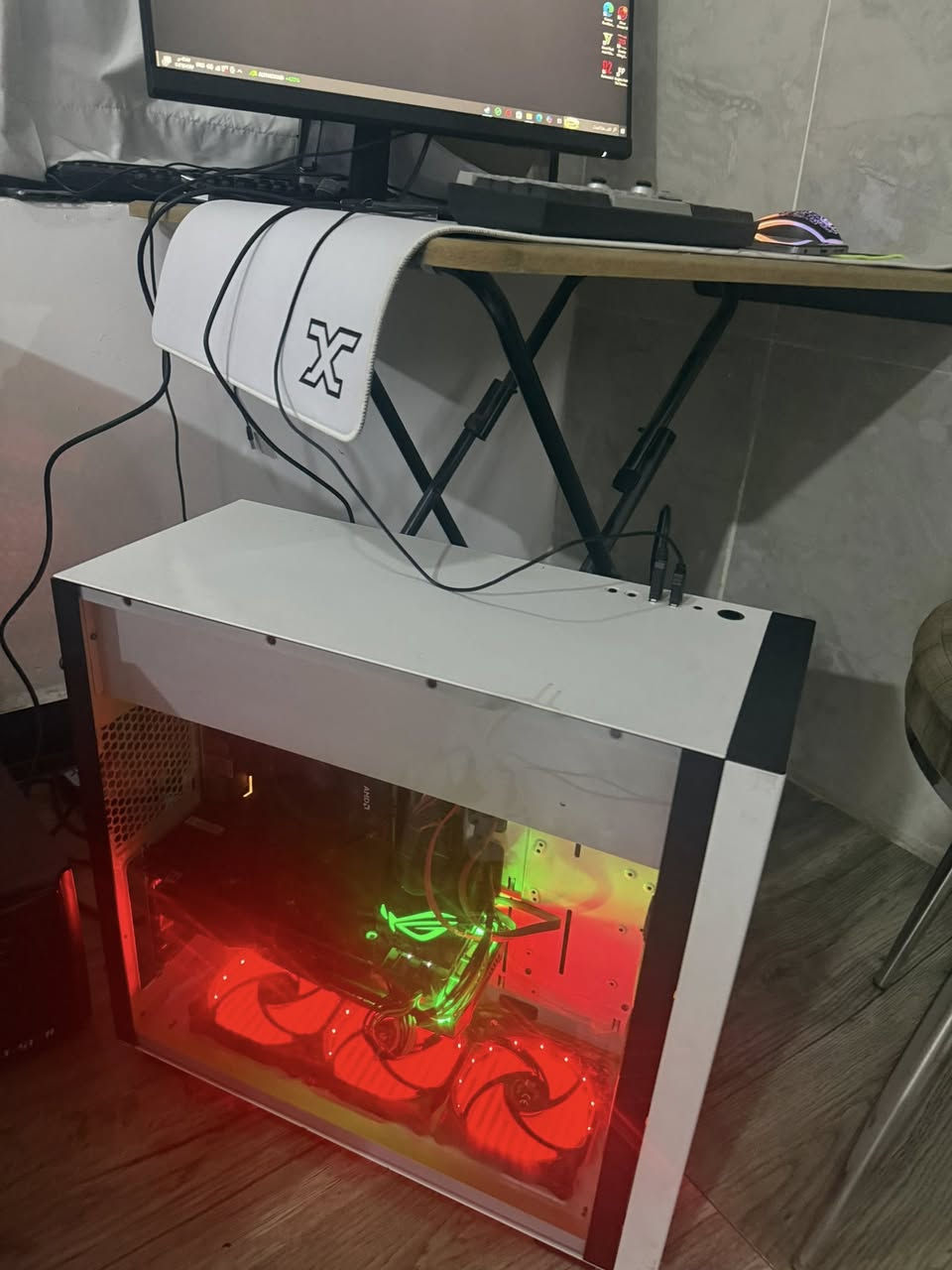 السلام عليكم تجميعة كاملة شاشة وكيس وups
 المواصفات 

Ryzen 5 5500
RAM 16GB 3000Hz T-Force
B450 Aorus M
RX 5700XT Asus ROG Strix
M.2 NVMe 256GB Kingston
HDD 1TB WD
Power 650W Thermaltake
Case Xigmatek (6 fans)
شاشة msi 27 
مكاني بغداد الدورة


**إذا كنت صاحب هذا الإعلان وتريد حذفه لأي سبب، رجاءا أرسل رسالة إلى الدعم الفني**