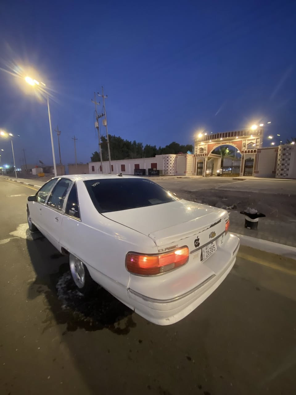 السلام عليكم للبيع شوفرليت دولفين مديل1992سياره جاهزه وجديده كفاله مكينه وكير واكسن وحداده وتبريد مكينه3000VVTام الكلاص كهربائيات شغاله كلها لايت زنون رقم نكليزي شرط التحويل تخم تاير جديد ويل كب جديد عدد5 غرفتها ماروني جديده سياره متعوب عليها ومال جناي ترايك لبغداد للبيع أو مراوس حسب القناعه مكاني بصره السعرر42وبيها مجال قليل أستفسار***********
