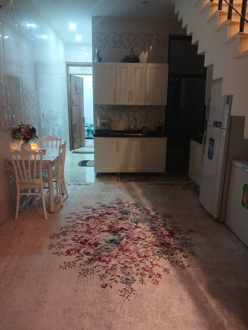 المساحه 80 متر
الواجها 4

النزال 20

البيت بناء حديث في البياع شارع 4 الثالثه سعر البيت

                          (275)  مليون وقابل للتفاوض 

للتواصل ع الارقم التالي 

***********

البيت يحتوي على طابقين ونص

الطابق الاول - استقال مطبع وغرفه وترك وخدمات صحيه 

الطابق الثاني - غرفتين وخدمات صحيه

نص طابق - يحتوي ع غرفه وصحيات + اكبالك الصطح هاي صور البيت بلكامل
