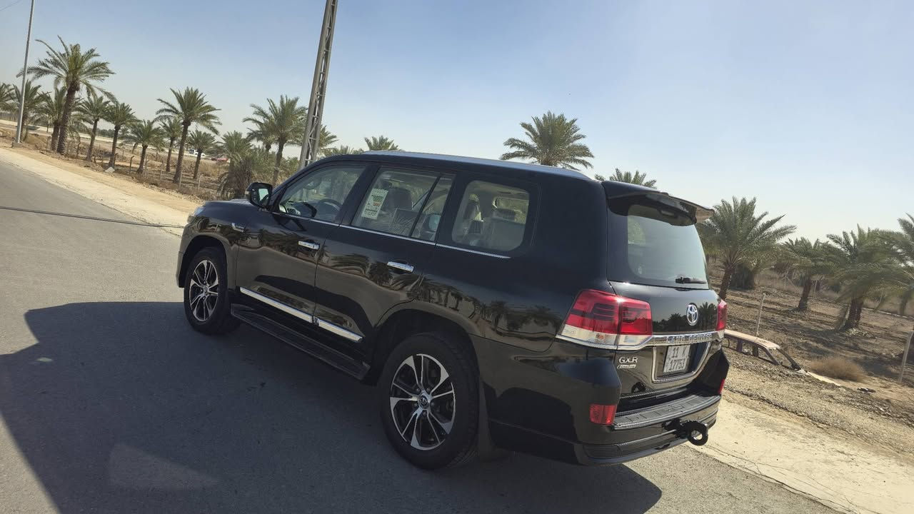 السلام عليكم ورحمة الله
لاندكروز موديل 2021 بحريني باب أول فول مواصفات رقم بغداد الجديد بأسمي تحويل مباشر....
محرك 6 سلندر ماشية 90 الف كيلو مكفولة 
مكاني بغداد الدورة 
***********
***********
