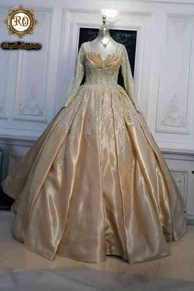 للبيع اخو الجديد 
بدلات ابيض   عدد 35
بدلات الوان    عدد 20
فساتين سهره  عدد 40
التواصل على الرقم التالي *********** واتساب ☎️
