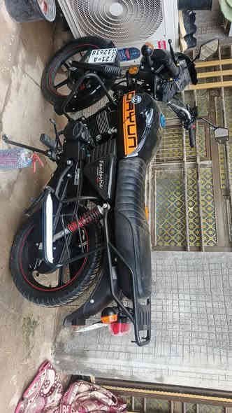 السلام عليكم 
دراجه دايوان مديل ٢٠٢٥ 
قبل  اسبوع  من طلعت من المعرض
زيرو ماشيه ١٥٠ كيلو 
مرقمه سليمانية بأسم الوكيل شوكت ماتريد اتروح اتحول 
للاستفسار اتصل ***********
