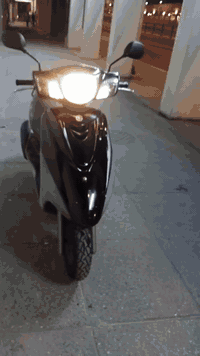 السلام عليكم شباب دراجة بغبغا نوزل مال رمبة صارلهة شهر من امنزلهة رمبة كلهة ابلادية  وكلهة شغالة كفرات كلهه ختم وية المكينة وكهربايات كلهن شغالات شلعة ومعدل ونعومة تأكل الكاع اكل جديدة بمعنة الكلمة صارلهة شهر بعدهة على وضعية الرمبة العنوان بغداد باب المعضم ولا ستفسار ***********
