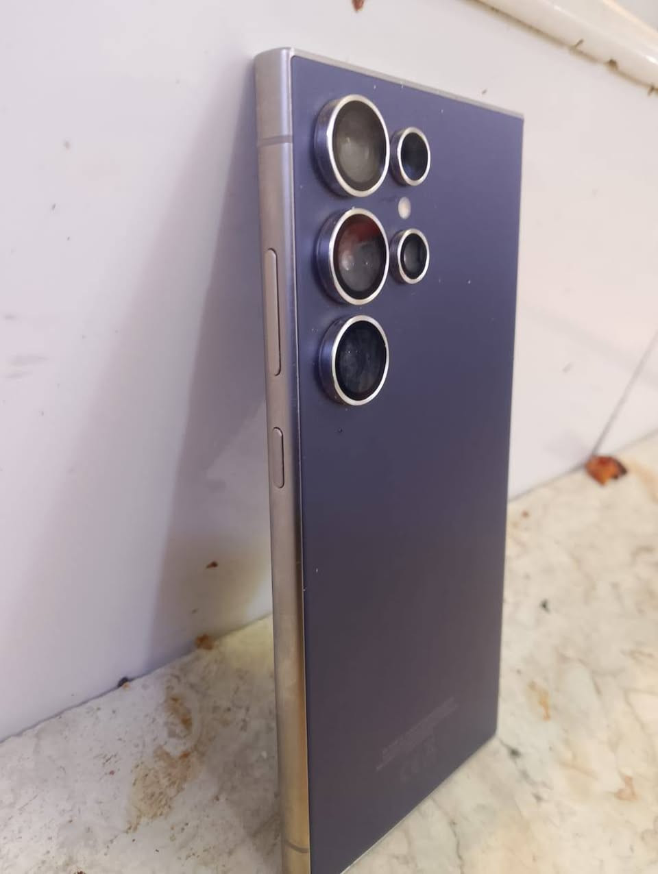 Samsung S24 aultra
غني عن التعريف 

سعره 950 الف  

هذه كما موضح في الصوره


**إذا كنت صاحب هذا الإعلان وتريد حذفه لأي سبب، رجاءا أرسل رسالة إلى الدعم الفني**