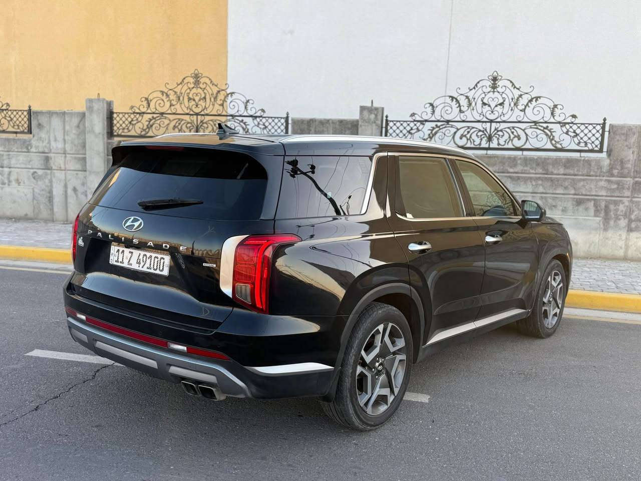 هونداي بلسايد SEL 2023
رقم بغداد تحويل مباشر 
عداد المسافه : 56 الف mill
حجم المحرك : 6 سلندر 3800 فور ويل 
الضرر : جاملغ امامي راجع بارد بدون دواخل
وبيها صبغ بنيد وباب الصدر من امريكا بدون ضرر 
المواصفات .. 
بصمة تشغيل وابواب تشغيل عن بعد 
فتحه سقف سلايد روف - خزن ميموري
٤ كامرات محيطيه 360 درجه
داخل جلد ابيض - مقاعد تحكم كهرباء  
مقاعد امامي خلفي تدفئه ♨️وتبريد ❄️
تدفئه ستيرن ♨️- صندوق كهرباء  
تبريد ٣ قطع❄️ 7 راكب VIP مقاعد منفصل
رادار مانع تصادم امامي جانبي خلفي 
بردات خلفيه بلاد - نقاط عمياء  
سبير منازل بملصق الشركه   
✍🏻 السعر 289 ورقه
*********** مهندس حسين  
كربلاء / حي الحسين 
شركة_المتحدة_لمزادات_السيارات_وقطع_الغيار
