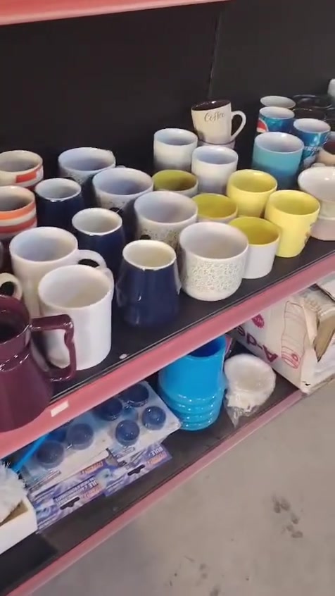 بضاعة جديدة وصلتنا بتاريخ اليوم  ✨🍽️
​👇 الأسعار منافسة وتناسب الجميع👇
​بضاعة درجة أولى وجودة. تفضلوا زورونا وشوفوا الترتيب بعينكم!
​💬 للاستفسار راسلونا على الصفحة أو الواتساب: ***********
​📍 الموقع: بابل - المحاويل - مقابل مفرق السدة.
⏰ الدوام: 8 صباحاً - 12 ظهراً / 3 عصراً - 12 بالليل.
​#مجمع_الانوار #مواد_منزلية #المحاويل #زجاجيات
