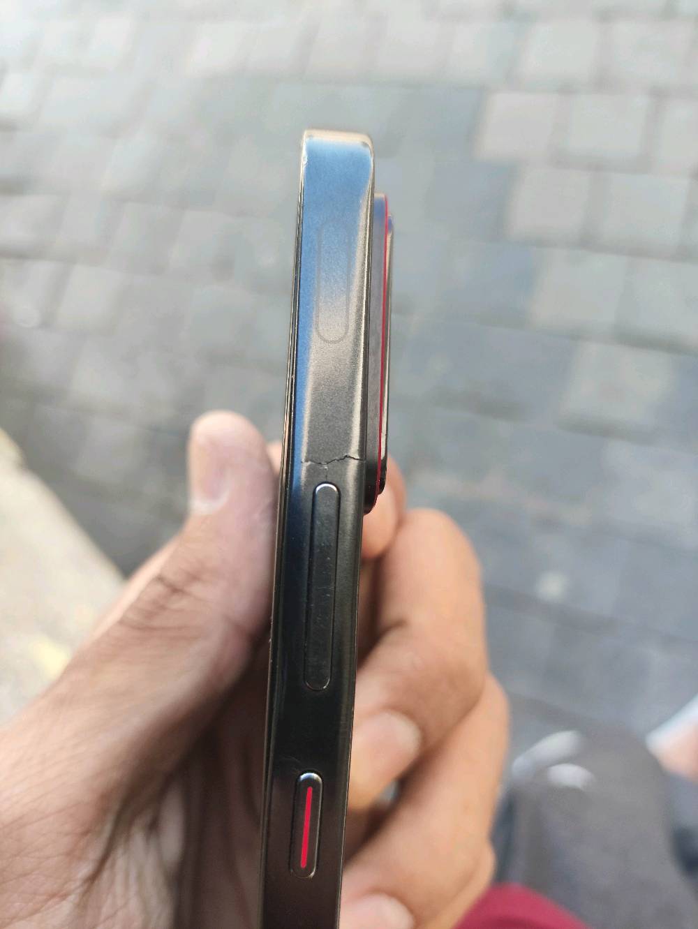 gt 30 pro 
512
معالج 8350 120 فريم
ضرورة فقط شاصي وبقعة بالشاشة
الزووم موواضح حيل
ممكن تذكرلي شكد رام الجهاز بالضبط ويا 512، وهل هو Infinix GT 30 Pro النسخة الأصلية لو بيه تعديل/روم؟: 
12 رام
البقعة بالشاشة: شكد حجمها وهل تأثر على اللمس أو الاستخدام اليومي؟ وياها أي خطوط أو ضعف بالإضاءة؟: 
البقعة ابد ماماثرة 
الجهاز عليه ضمان لو لا؟ وإذا موجود، شنو نوعه وكم باقي من المدة؟: 
انفنكس جيتي 30 برو 
شنو موجود ويا الجهاز بالضبط: علبة، شاحن، كيبل، كفر، إبرة الشريحة؟: 
ملحقات كرتون وحافظة 
ممكن تحددلي مكانك/المنطقة حتى أضيفه بالوصف للناس اللي تريد تشوفه وتفحصه؟: 
واسط قضاء الصويرة 