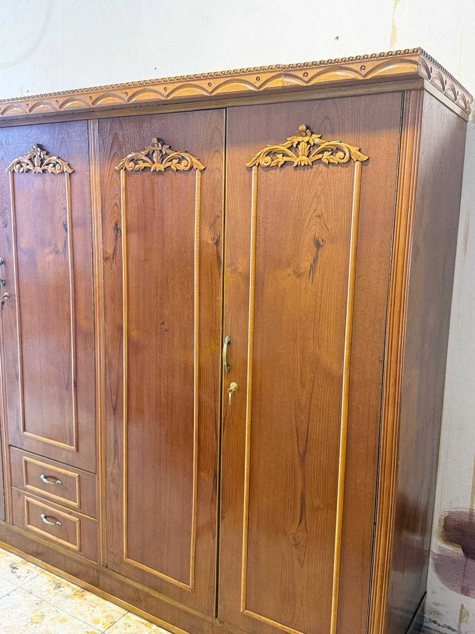 _للبيع💪
السلام عليكم🫡
عرض خاص ومغري بس 250  🔒
توفر لدينا من جديد كنتور صاج أبواب زان  شغل درجه اولى🌿 5ملم   توصي نقش زان فصال حديث شرط نظافه  والشغل 💯💯 والصور تحكم🌹
للاستفسار وتساب *********** مباشر🆕 ***********🆕
ومستعدون لشراء الغرف النوم المستعمله و الكناتير ✅
