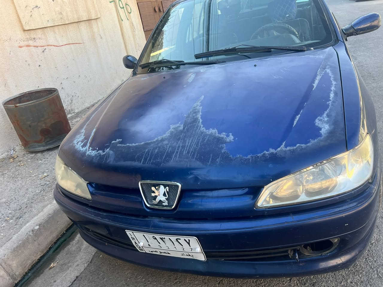 بيجو موديل 2001 حره تبريد شغال 
بدون حادث كابون بانزين موصل رقم بغداد 
بسمي السعر 42 وبيه مجال ***********
