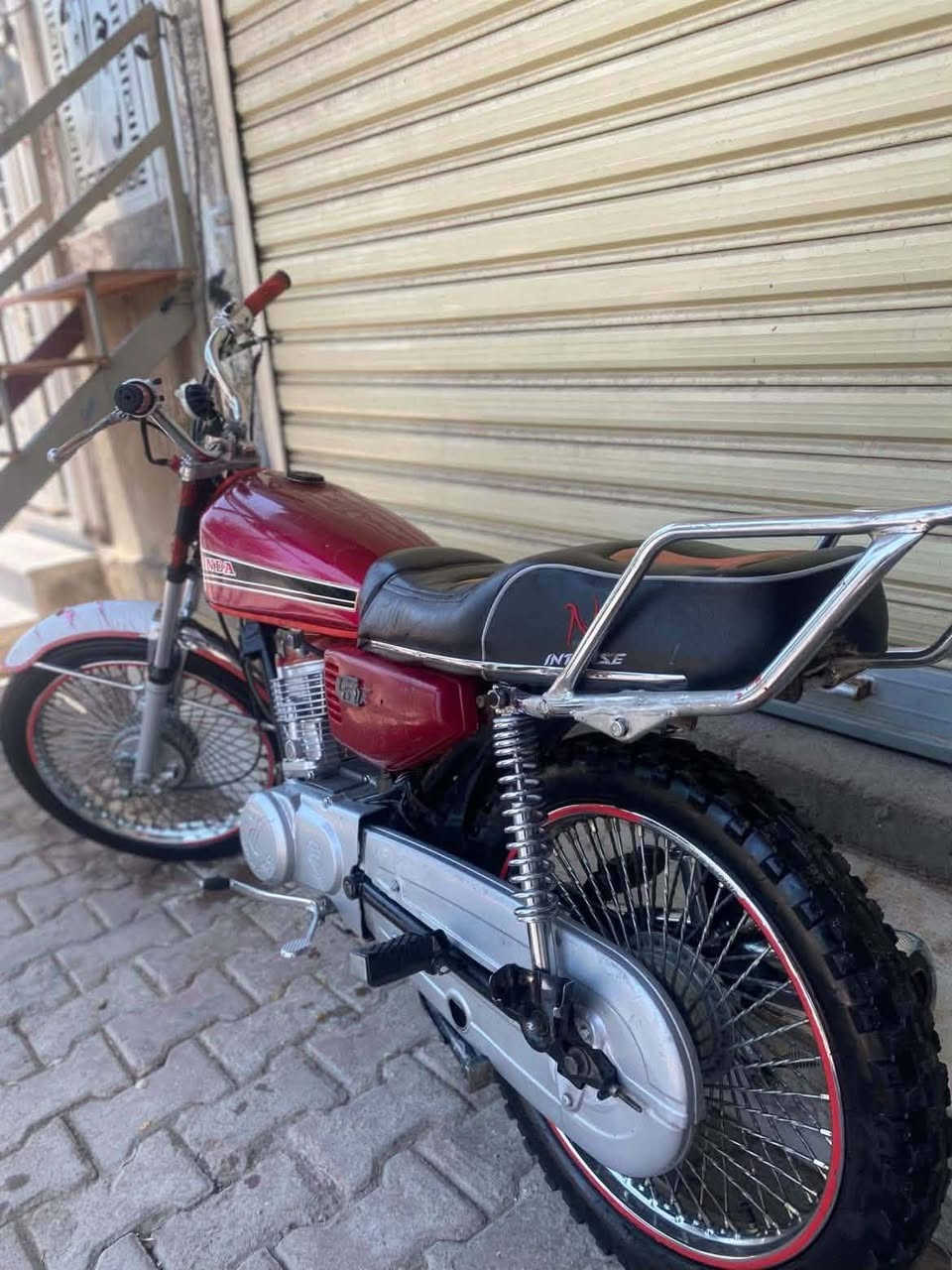 لللبيع مكينه بشرط 4 كير 300الف قفل اي عيب مابي /***********واتساب
