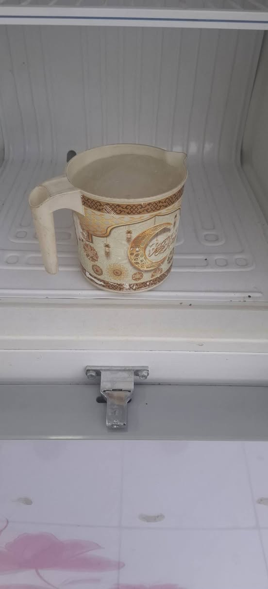 مرحبآ ثلاجة ماركة دريمس عشرة قدم حجم وسط نظام تجميد  الوجه كزاز بلازمة شغالة وظمان بشغلهة نظافتهة [💯 ] للبيع سعرهة 190
تواصل ***********
