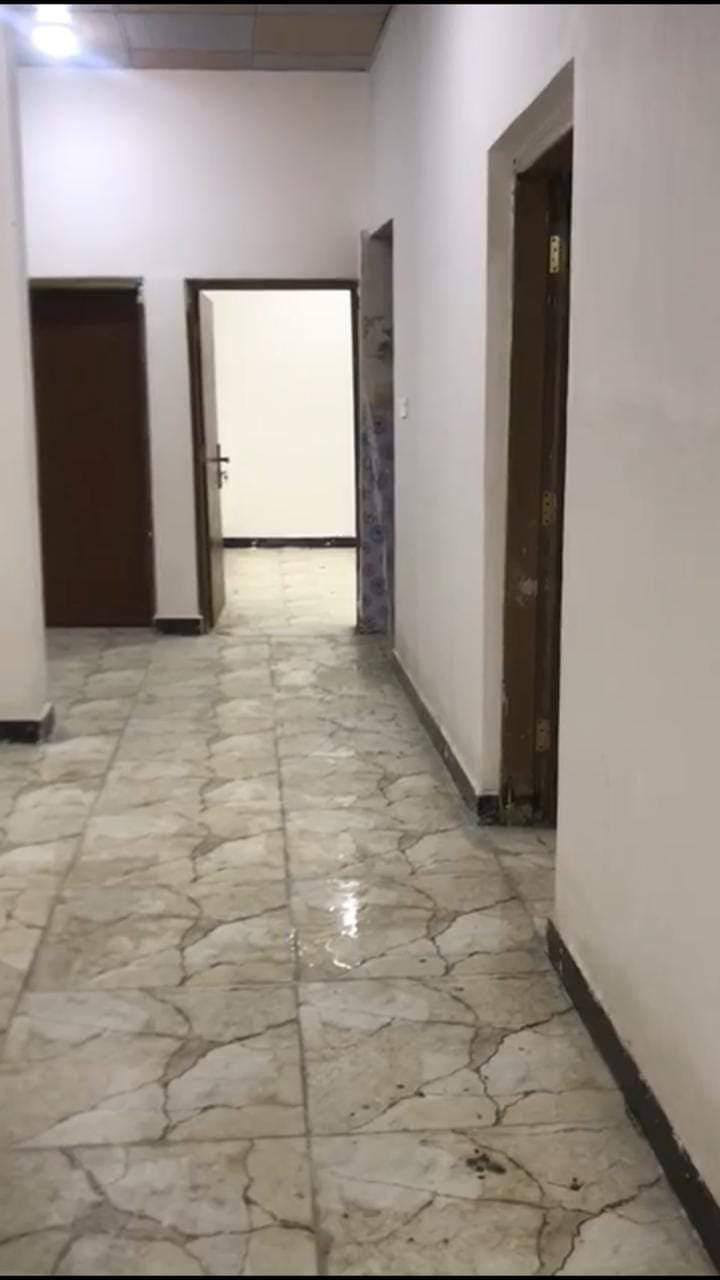 البيت للبيع 
السعر 65 وبي مجال قليل
المساحه 240م
نوع العقار انصاف نص ملك صرف ونص وقف  سني

يحتوي 2غرف منام 
 ديوانيه 
 صاله 

مطبخ  وبي مخزن 
ومناور عدد2
وصحيات خاجيه وداخلية 
 وبي كراج كبير
العنوان
ابو الخصيب طريق صحراء
شارع حسينيه الحجي والاستفسار الاتصال على الرقم الهاتف             ***********.                   و نستقبل رمضان روضكم كافتن       كل الاهله             بيكم بكل وقت
