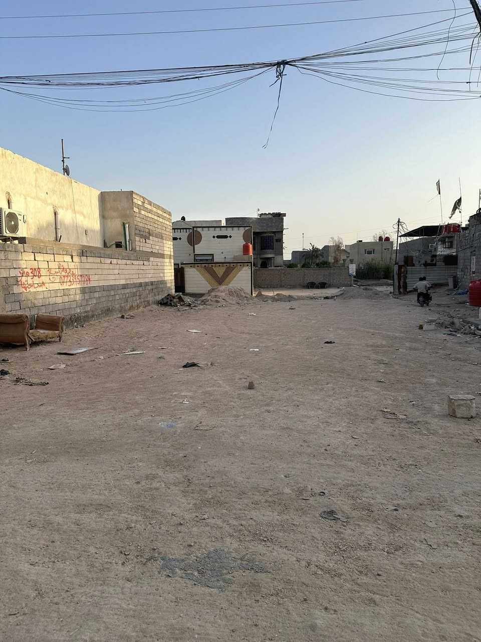 قطع أرض للبيع المساحه ٣٠٨
ابو الخصيب عويسيان قرب علوة الكوفه 
*********** رقم الهاتف
