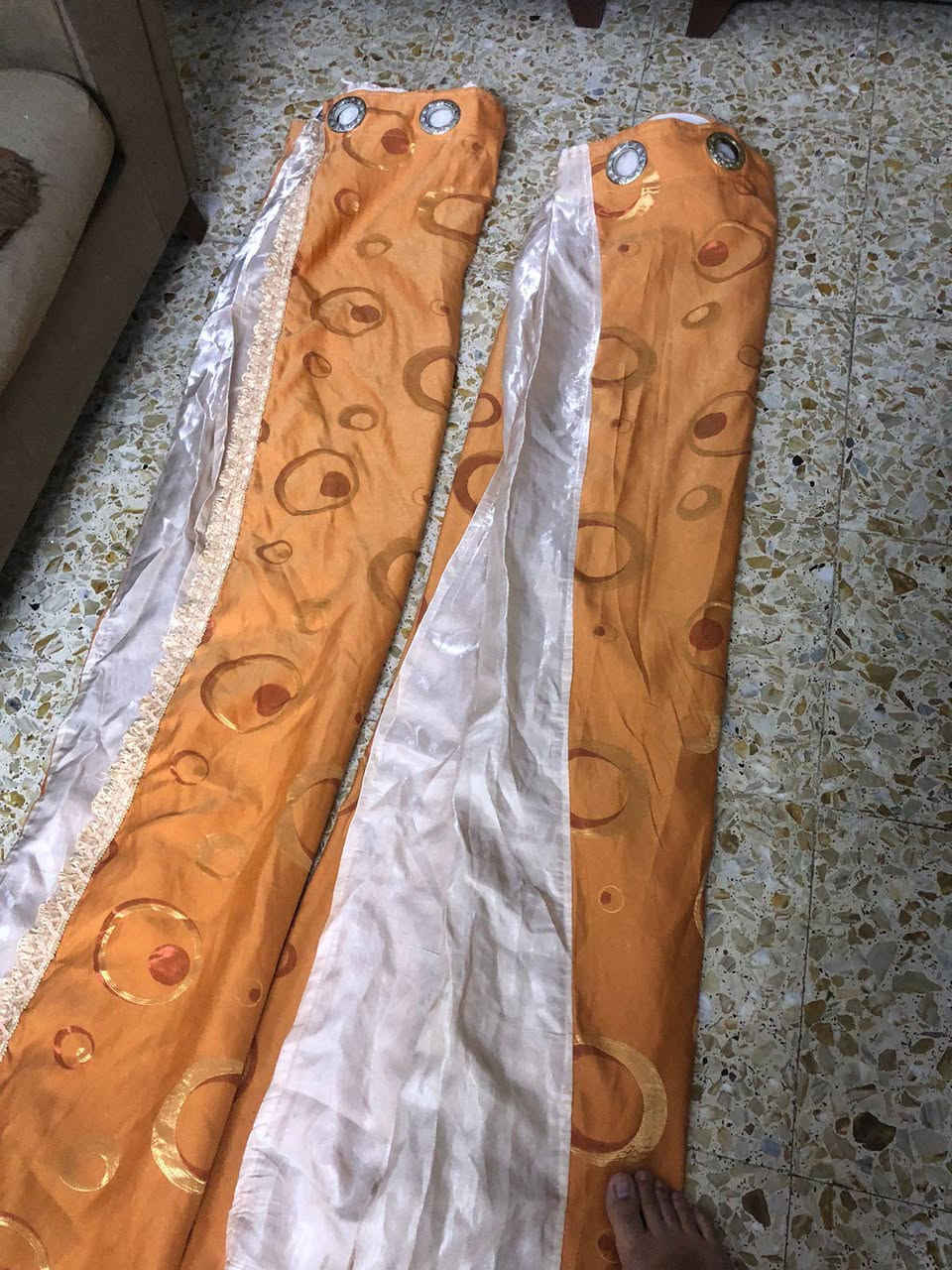 السلام عليكم 
بردات تفصال قبل فتره اخذتهن قطعتين كل قطعه 3عرض و3طول السعر 30
سيت طبلات صاج ب85
مجموعه فرفوري ب25
مكاني كراده


**إذا كنت صاحب هذا الإعلان وتريد حذفه لأي سبب، رجاءا أرسل رسالة إلى الدعم الفني**