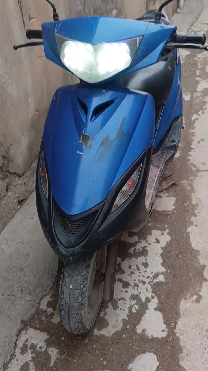 دراجة ماكس ياباني ١٤٠ دراجة خير من الله ونظيفة  محورلها كابريتر مال جني سرعة فول للبيع بسعر ٤٠٠ وبيها مجال 
***********
