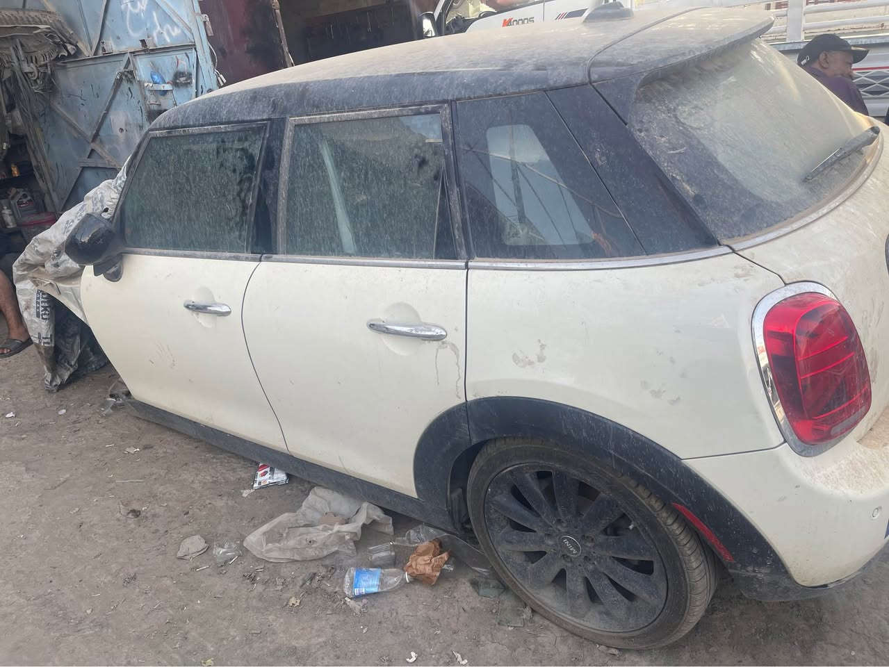 السلام عليكم للبيع مني كوبر ٢٠٢٠.S
ابيع على حادثهة نقص فرم ممه
راديترات دعامية لات ايسر 
ماطور ستير 
كير بي فطر 
حساب سمكري صباغ 
فيتر مدفوع واصل باقي شي قليل 
ب 38
رقم بغداد 
*********** بغداد, العراق
