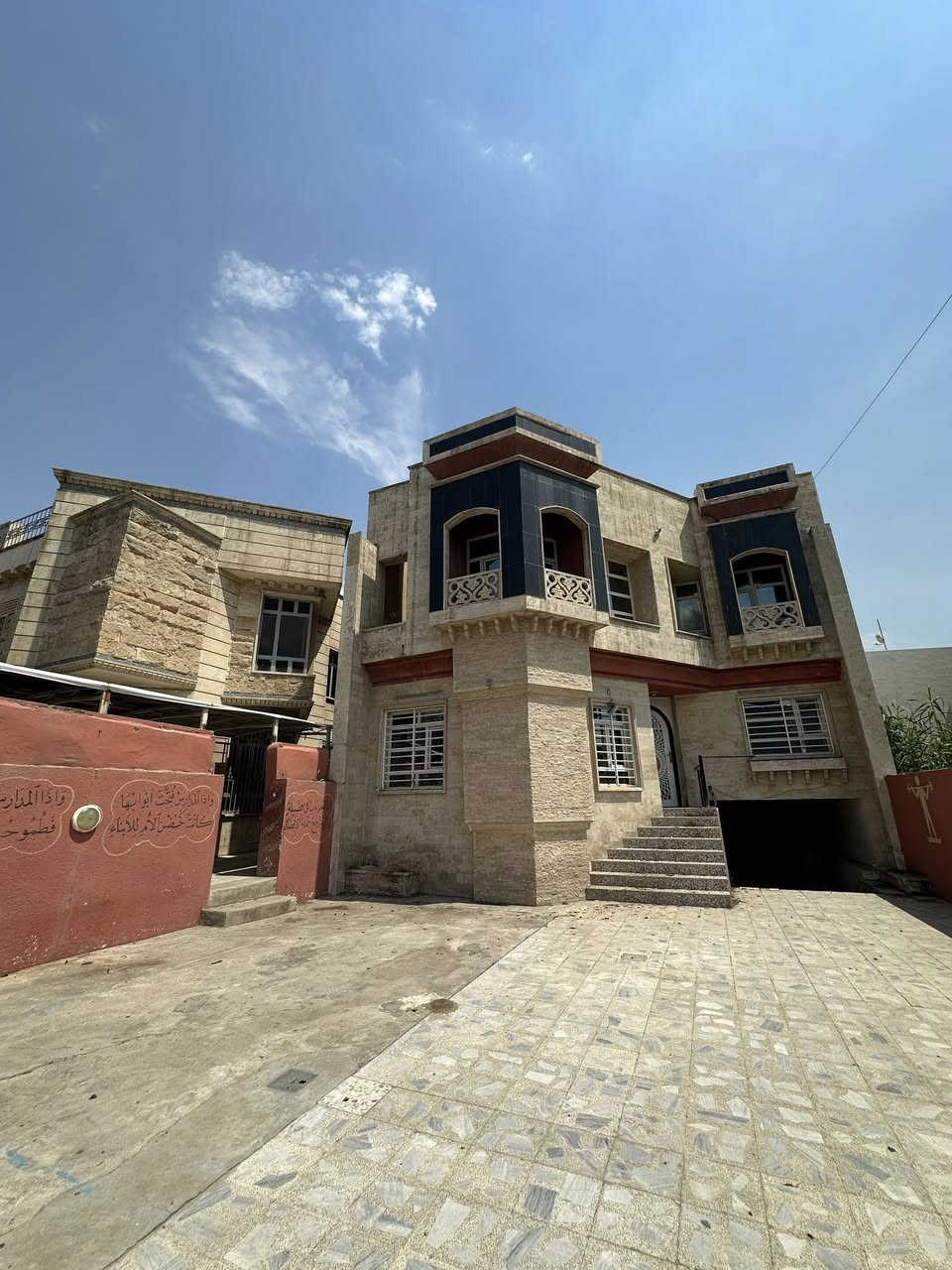 🏠#دار_للاستثمار  أو للإيجار  🏠

العقار : حي البعث / قريب ازبري على شارع العام
مساحة ٣١٠ متر .....الحبه  ١٠ وربع 
طابقين 5 غرف نوم 

✅تفاصيل أكثر اتصل بالارقام 
***********📞
***********📞
