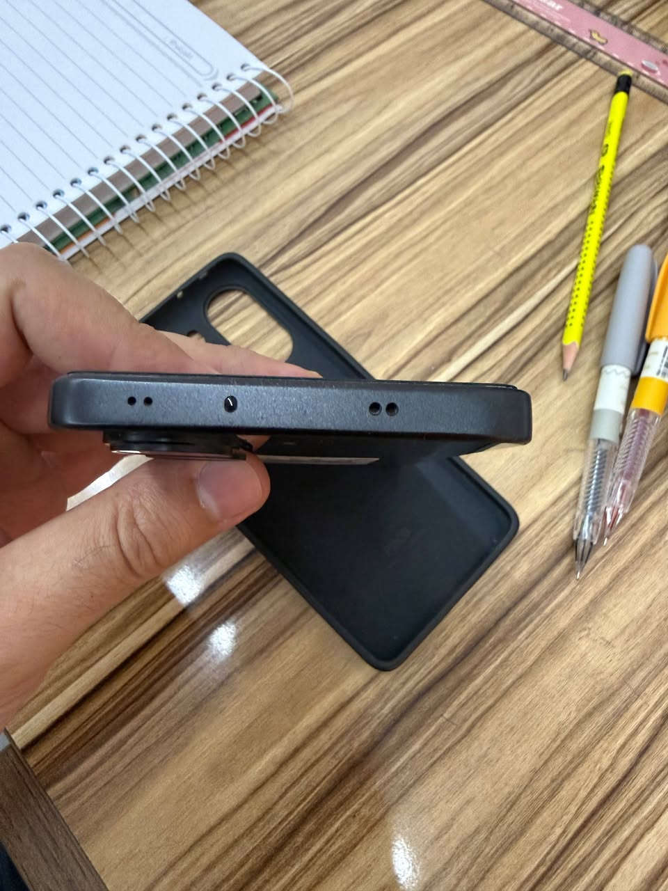🔴السلام عليكم
للبيع  جهاز   POCO  X7   PRO  5G
جهاز غني عن التعريف
نظافة 100% 

ذاكرة  512 
دبل سيم 
رام 12 من نوع LPDDR5X السريع
معالج MediaTek Dimensity 8400-Ultra
شاشة CrystalRes AMOLED بحجم 6.67 
بمعدل تحديث 120Hz 
سعة البطارية : 6000 mAh
الشحن : يدعم الشحن السريع بقوة 90W 
كاميرات جبارة وتصوير يدعم الذكاء الاصطناعي بدقة 4K 
مقاوم للماء والغبار 
جهاز جدا قوي وهاي تفاصيل اولية سريعة 
من ناحية الاستخدام جدا سلس ومريح 
وقوي من ناحية استخدام عادي ومن ناحية استخدام مكثف 
ك العاب وتصميم وضغط قوي  
للعلم جهاز ما متعوب ونظيف جدا شوف عينك بعد الليبل بظهره
سبب البيع لشراء الفئة الاعلى الي هي POCO X8 PRO 
للاستفسار مراسلة الخاص وبالخدمة 💙🙏🏻


**إذا كنت صاحب هذا الإعلان وتريد حذفه لأي سبب، رجاءا أرسل رسالة إلى الدعم الفني**