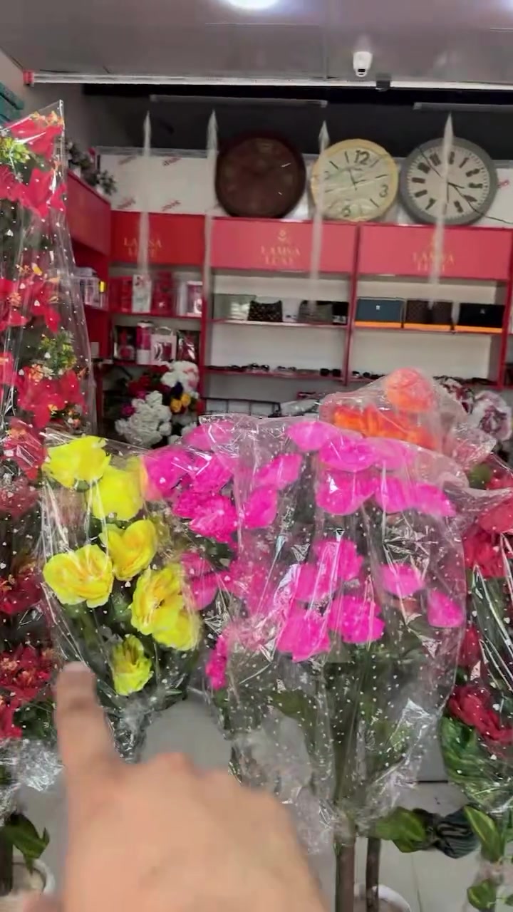 توفرت سنادين وديكورات زرع ✨
موديلات حلوه وعصريه تناسب البيت والمحل 🌿
وبأنسب الأسعار 🔥

📍اسم المحل: لمسة لوكس
📍العنوان: العزيزيّة، مدخل شارع السفينة
📞 ***********

🚚 توصيل داخل العزيزيّة مجاناً
🚚 جميع المحافظات 5,000 دينار

#سنادين #ديكور_منزل #زرع_صناعي #ديكور #العزيزيه لمسة_لوكس هدايا ديكورات_عصري
