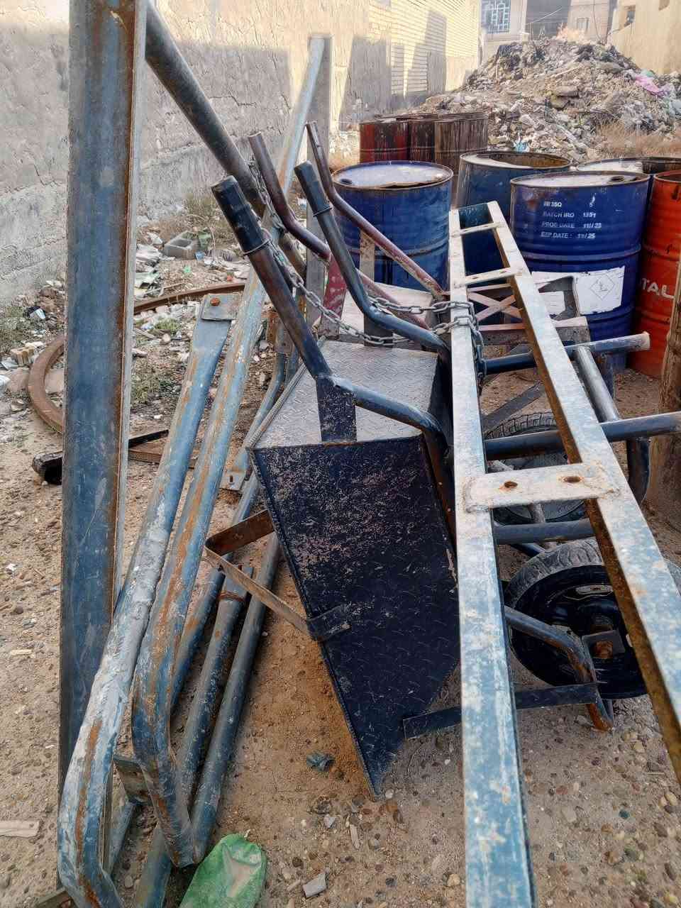 عندي ونج يطالي للبيع كامل سكلة وعرباين مستخدمة موطور ٥٠٠كيلو السعر ٦٥٠بي مجال بغداد التاجي  ***********  ***********
